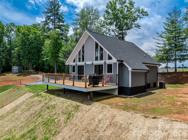 143 Fox Grape Hollow Road, Mars Hill, NC 28754