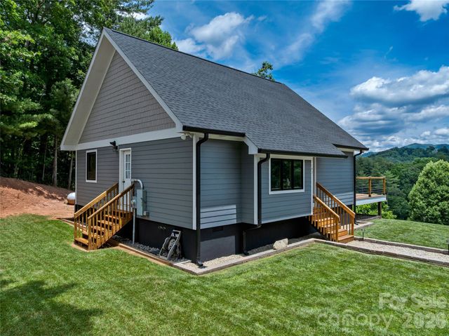 143 Fox Grape Hollow Road, Mars Hill, NC 28754
