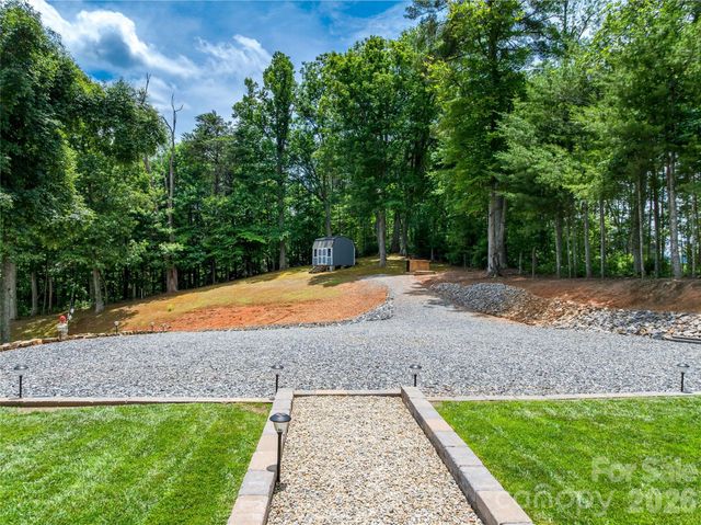 143 Fox Grape Hollow Road, Mars Hill, NC 28754