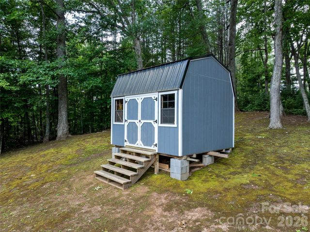 143 Fox Grape Hollow Road, Mars Hill, NC 28754