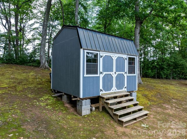 143 Fox Grape Hollow Road, Mars Hill, NC 28754