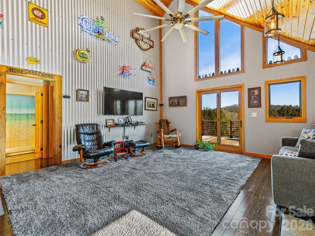 143 Fox Grape Hollow Road, Mars Hill, NC 28754