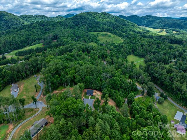 143 Fox Grape Hollow Road, Mars Hill, NC 28754