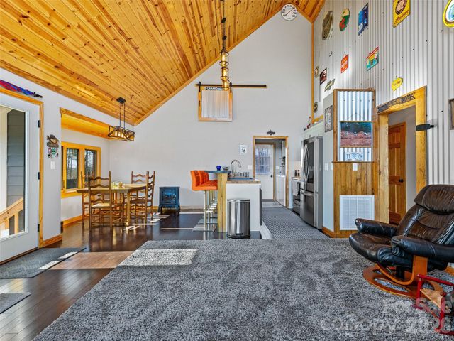 143 Fox Grape Hollow Road, Mars Hill, NC 28754