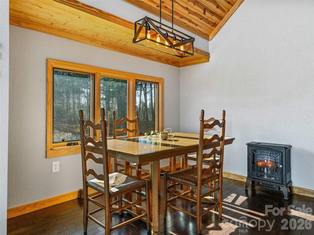 143 Fox Grape Hollow Road, Mars Hill, NC 28754