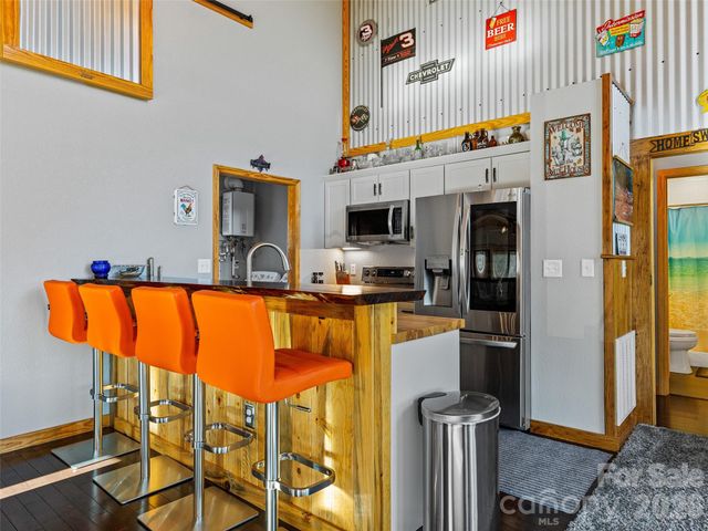 143 Fox Grape Hollow Road, Mars Hill, NC 28754