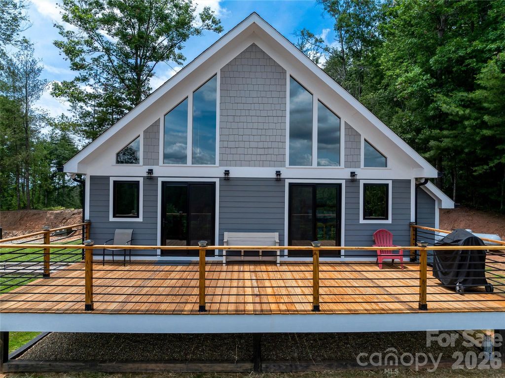 143 Fox Grape Hollow Road, Mars Hill, NC 28754