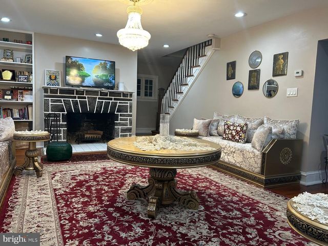 7124 PENNSYLVANIA, Upper Darby, PA 19082