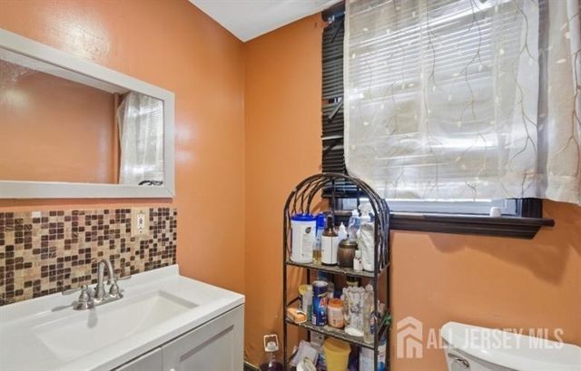 54 E Pennsylvania Avenue, Avenel, NJ 07001