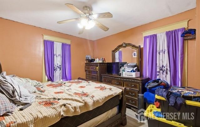 54 E Pennsylvania Avenue, Avenel, NJ 07001