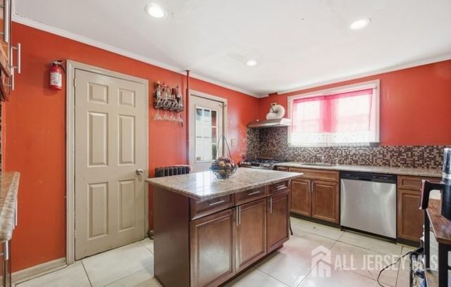 54 E Pennsylvania Avenue, Avenel, NJ 07001