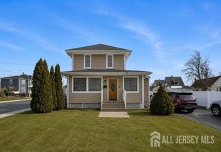 54 E Pennsylvania Avenue, Avenel, NJ 07001