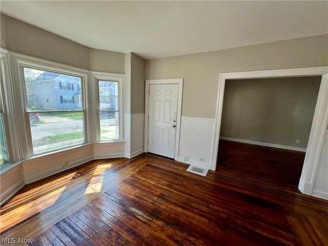 1334 W 89th Street, Cleveland, OH 44102