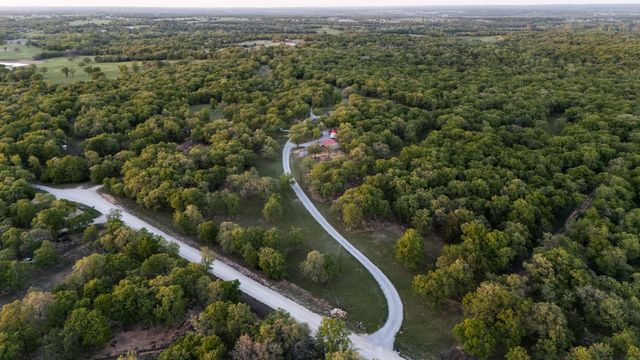 1036 Ten Box Road, Sunset, TX 76270