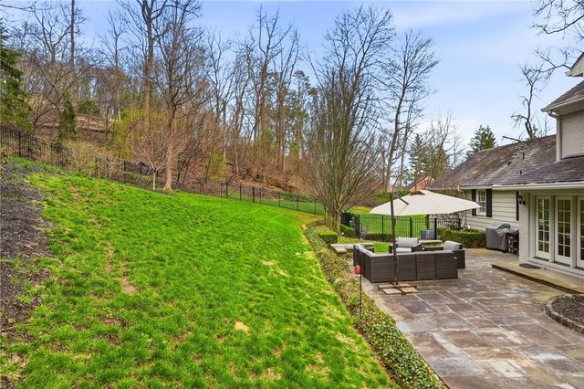 661 Canterbury Lane, Sewickley, PA 15143