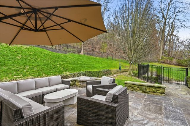 661 Canterbury Lane, Sewickley, PA 15143