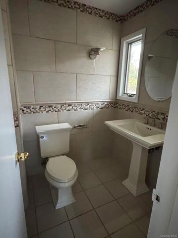 4 Norgate Road, Glen Head, NY 11545