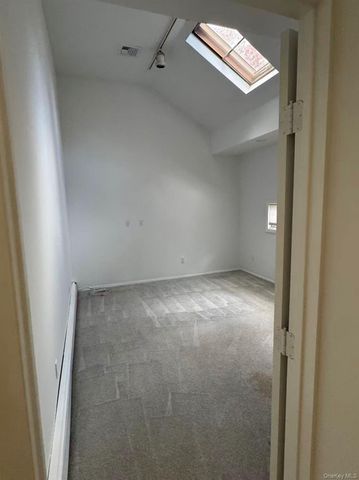 4 Norgate Road, Glen Head, NY 11545