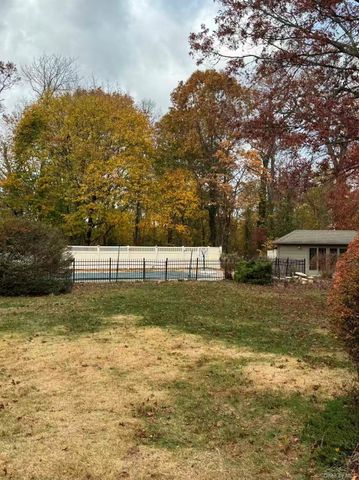 4 Norgate Road, Glen Head, NY 11545