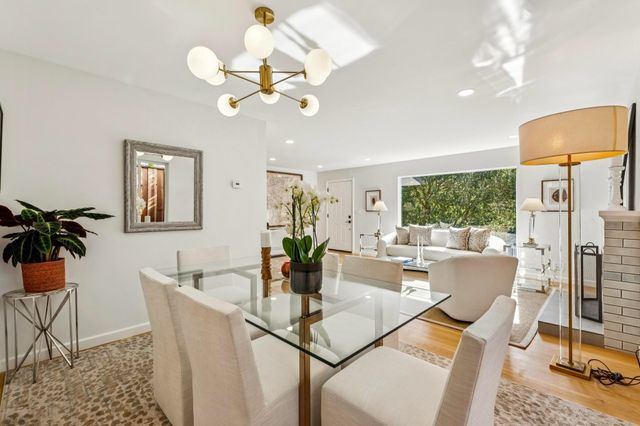 1100 Glencourt Dr, Oakland, CA 94611