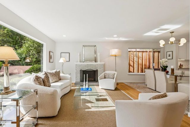 1100 Glencourt Dr, Oakland, CA 94611