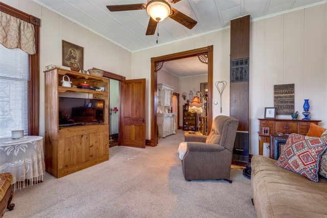 626 W Chestnut Street, Denison, TX 75020