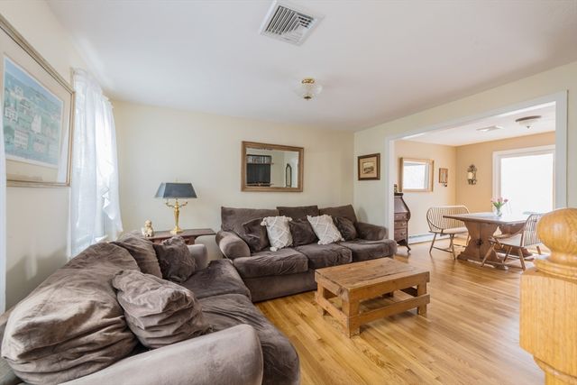 19 Great Wind Dr, Plymouth, MA 02360