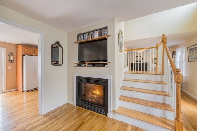 19 Great Wind Dr, Plymouth, MA 02360