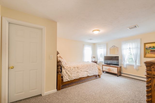 19 Great Wind Dr, Plymouth, MA 02360