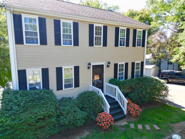 19 Great Wind Dr, Plymouth, MA 02360