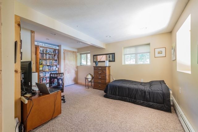 19 Great Wind Dr, Plymouth, MA 02360