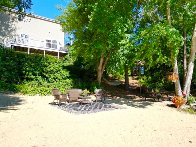 19 Great Wind Dr, Plymouth, MA 02360