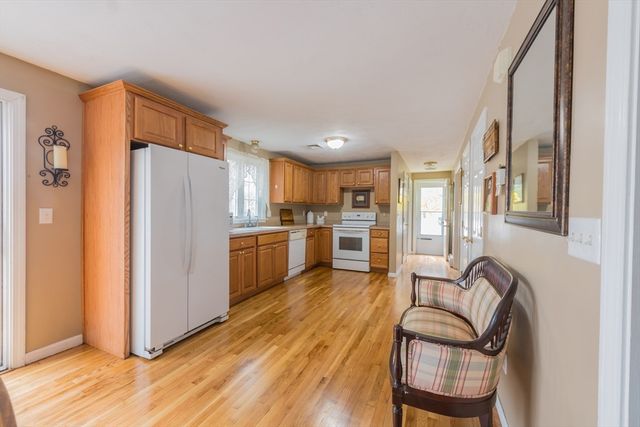 19 Great Wind Dr, Plymouth, MA 02360