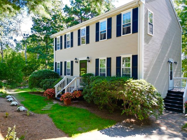 19 Great Wind Dr, Plymouth, MA 02360