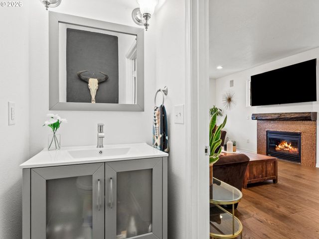 19200 Se 33RD Cir, Camas, WA 98607