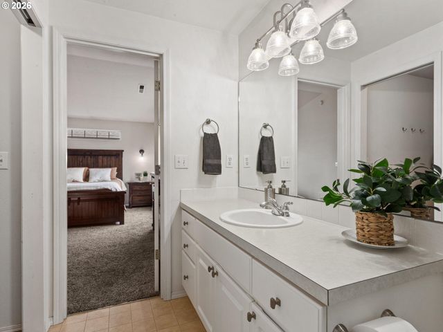 19200 Se 33RD Cir, Camas, WA 98607