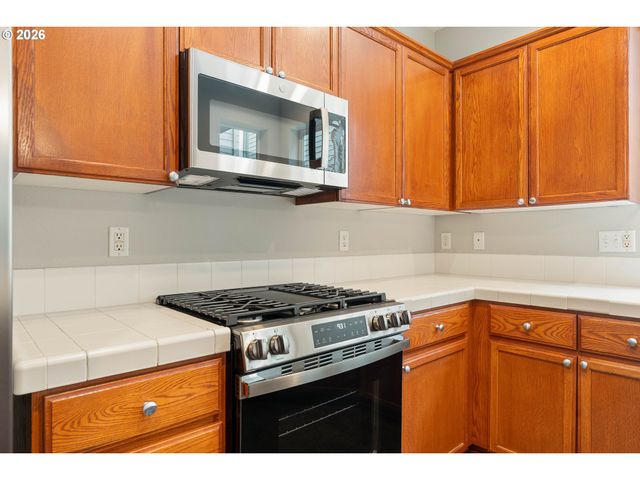 1062 Se TAMANGO St, Hillsboro, OR 97123