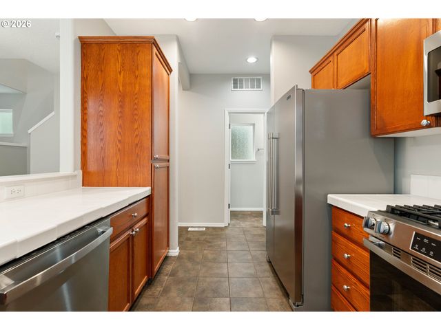 1062 Se TAMANGO St, Hillsboro, OR 97123