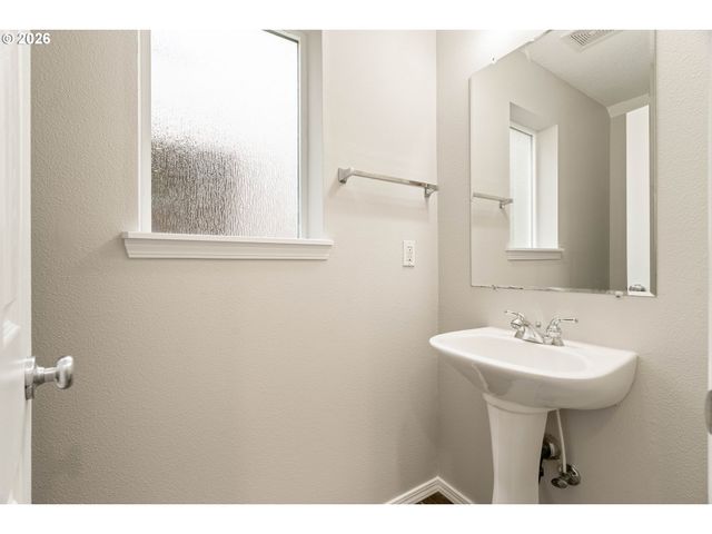 1062 Se TAMANGO St, Hillsboro, OR 97123
