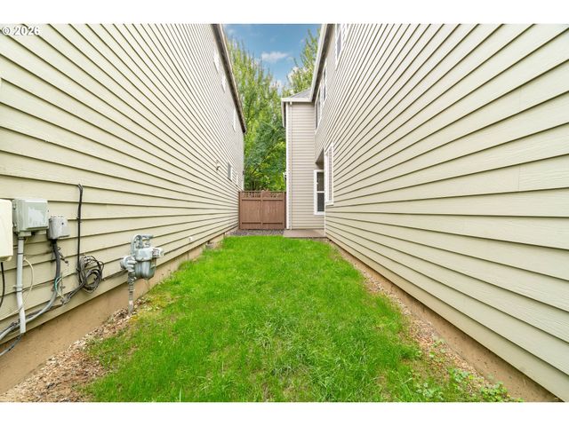 1062 Se TAMANGO St, Hillsboro, OR 97123