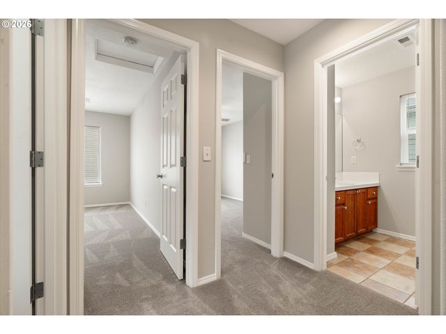 1062 Se TAMANGO St, Hillsboro, OR 97123