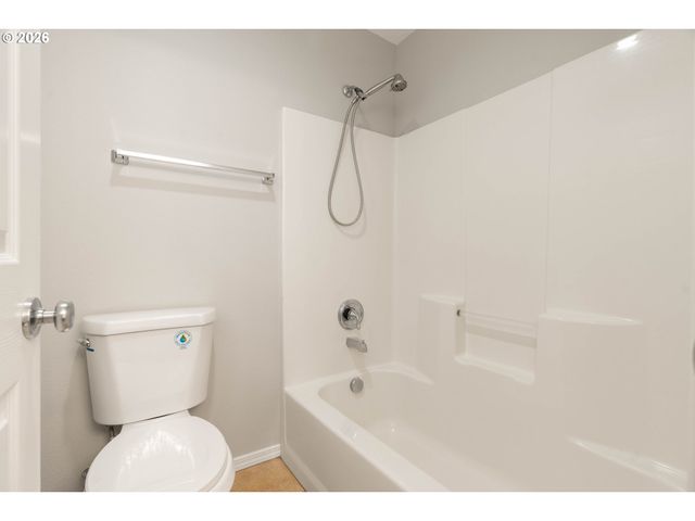 1062 Se TAMANGO St, Hillsboro, OR 97123