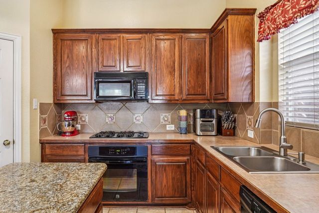 3818 Cemetery Hill Road, Carrollton, TX 75007