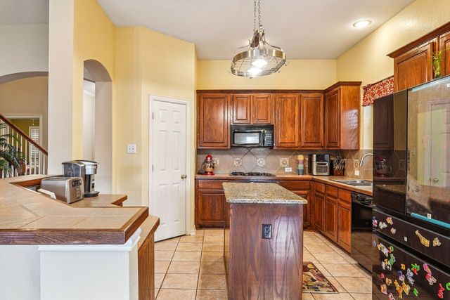 3818 Cemetery Hill Road, Carrollton, TX 75007