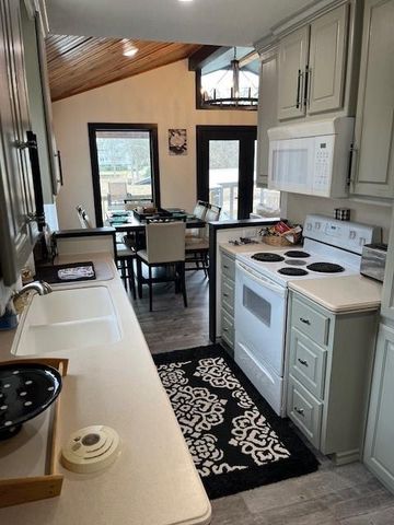 140 Lcr 743d, Thornton, TX 76687