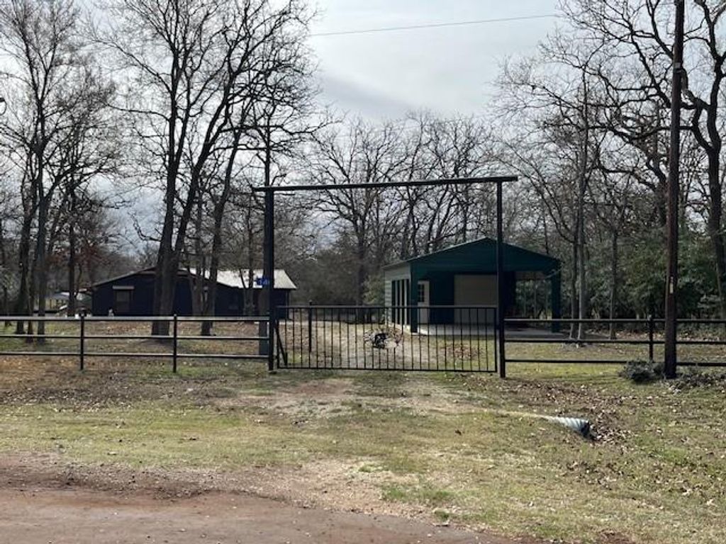 140 Lcr 743d, Thornton, TX 76687