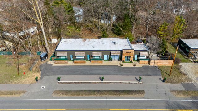 13662 Red Arrow Highway, Chikaming Twp, MI 49115
