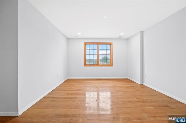 176 Union Avenue 8, Rutherford, NJ 07070