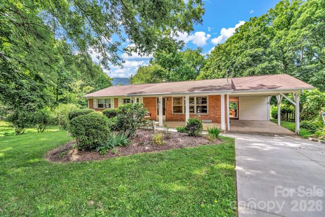 67 Wagon Road, Asheville, NC 28805