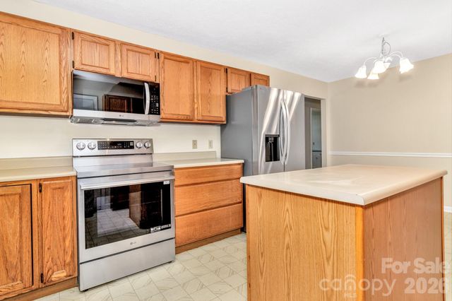 67 Wagon Road, Asheville, NC 28805